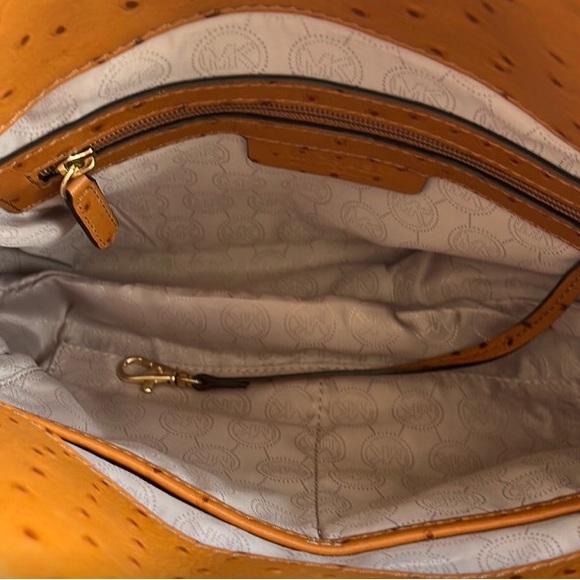 Michael Kors Ostrich Leather Bag with chain accessory shoulder strap - Picture 4 of 7